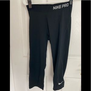 Nike Pro Capri Pants Size M